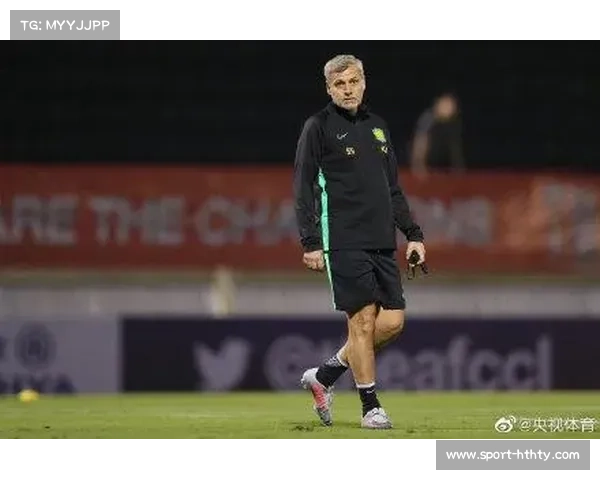 前法国国脚,现任雷恩主帅热内西奥与球队续约两年 前法国国脚,现任雷恩主帅热内西奥与球队续约两年